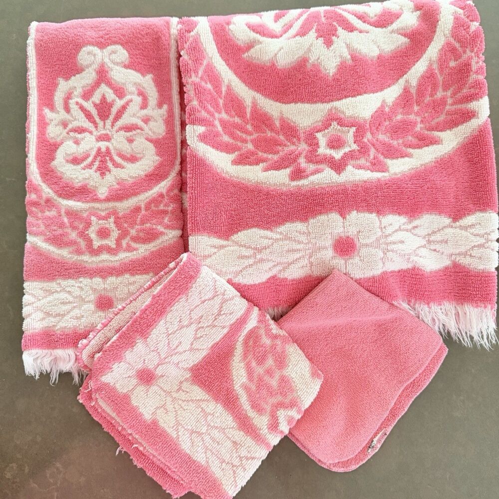 Vtg Fieldcrest Floral Pink Sculpted w/Fringe Bath/Hand Towels & Washcloths
